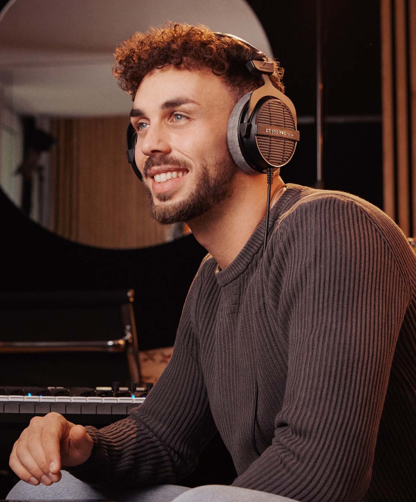 beyerdynamic DT 990 Pro 250オーム オープンバック スタジオヘッドホン (DT990Prod1) ヘッドホン beyerdynamic dt990pro 250ohm : beyerdynamic