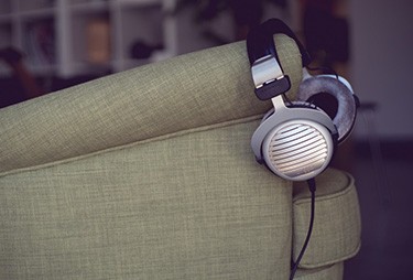 beyerdynamic DT 990 Edition: Premium hi-fi headphones