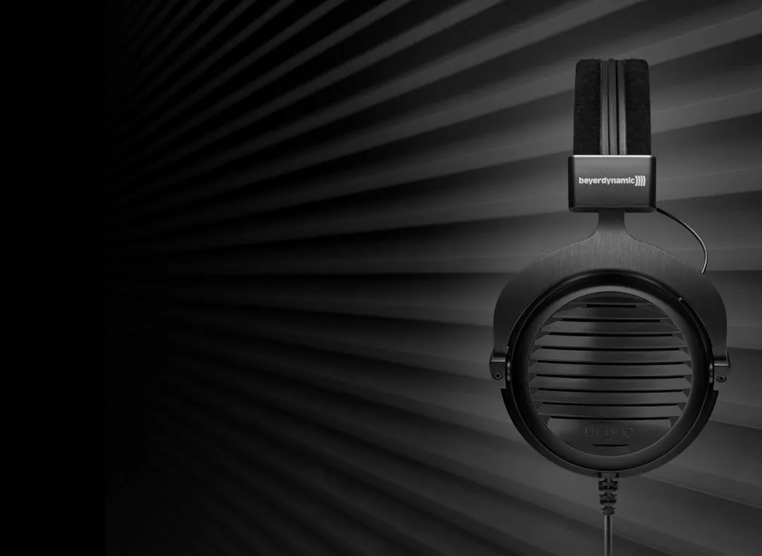 beyerdynamic DT990PRO Black Edition 250Ω DT 990 PRO Black Edition: studio headphones | beyerdynamic