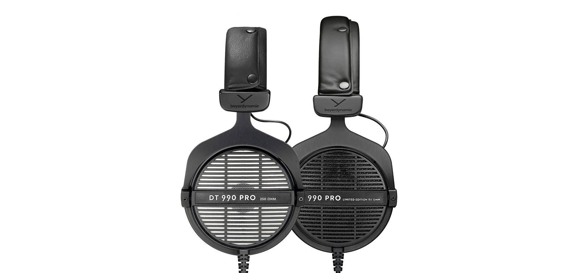 Headphones DT 990 PRO and DT 990 PRO Black Edition from beyerdynamic side by side from the front