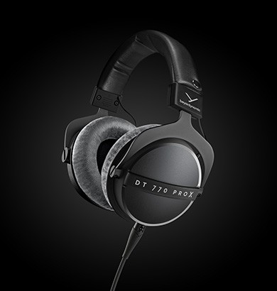 beyerdynamic DT 770 PRO: Closed studio headphones