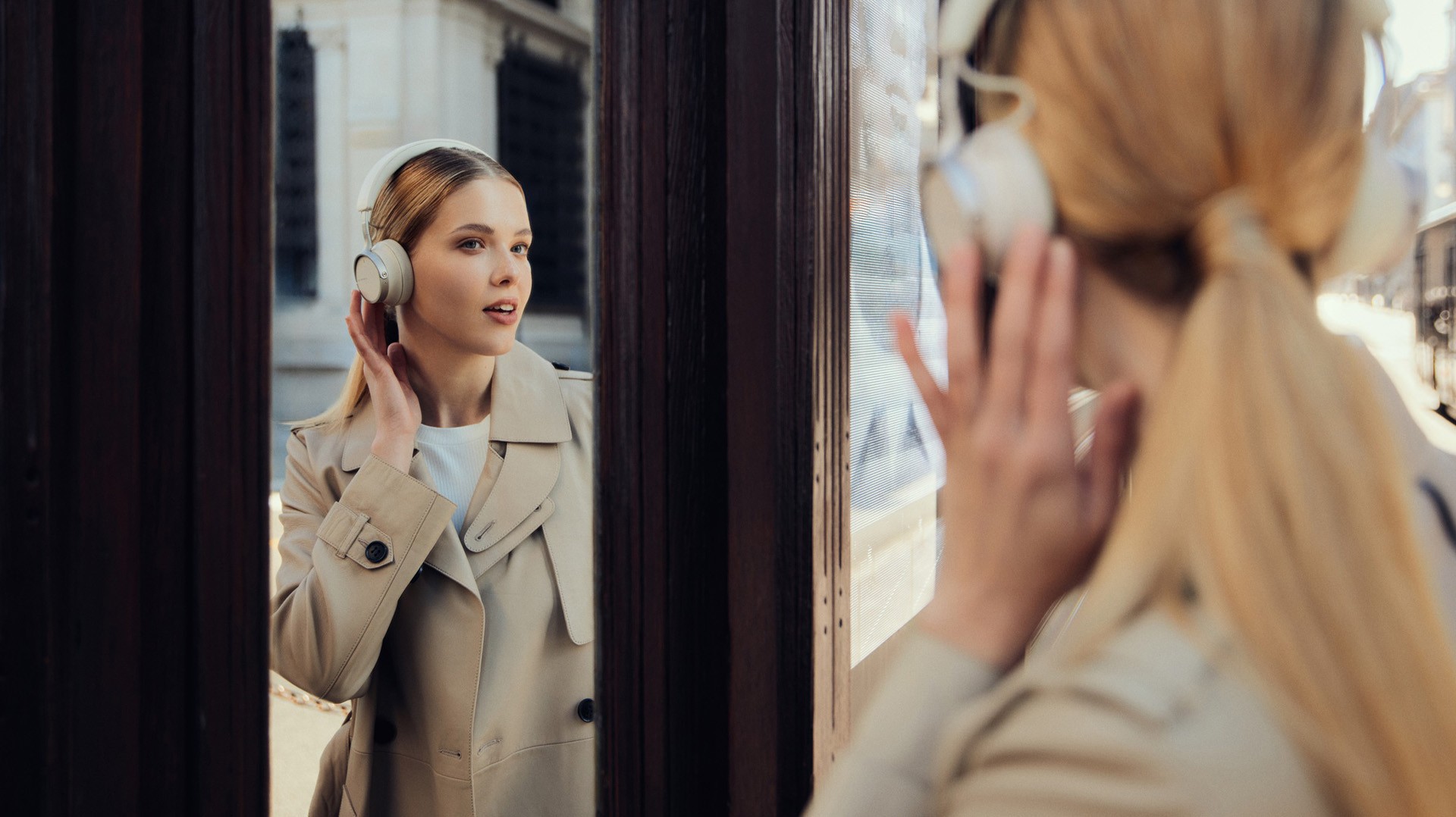 Award-winning design for your everyday life: AVENTHO 100 | beyerdynamic