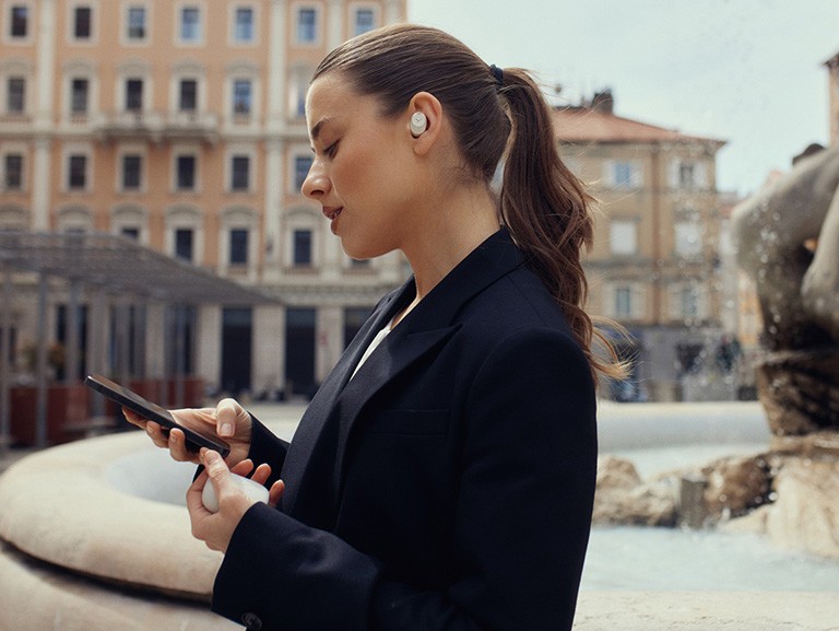 極美品 beyerdynamic AMIRON 300 cream AMIRON 300 cream: True Wireless Earphones |beyerdynamic