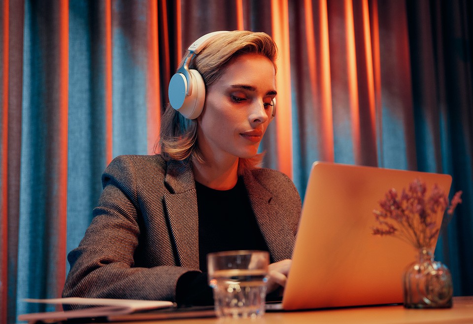 AVENTHO 200 -smart features for your everyday life | beyerdynamic